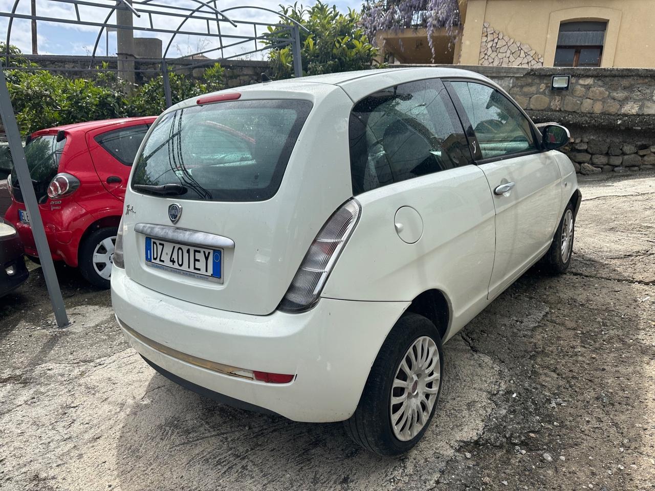 Lancia Ypsilon 1.3 MJT 75 CV Platino