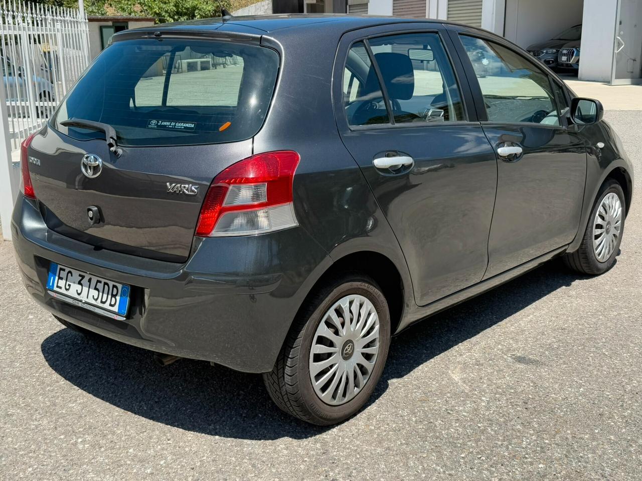 Toyota Yaris 1.0 5 porte Sol NEOPATENTATI