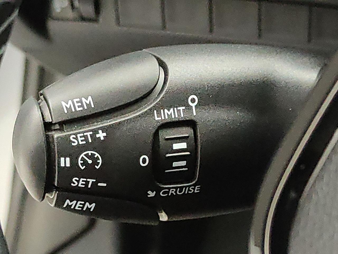 PEUGEOT 208 II 2023 1.2 PURETECH 100CV ALLURE