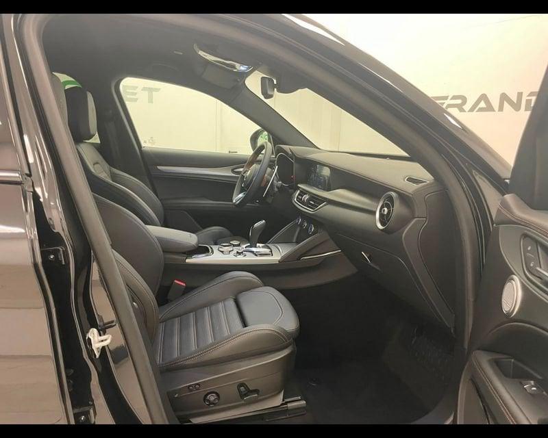 Alfa Romeo Stelvio 2023 2.2 t Intensa Q4 210cv auto