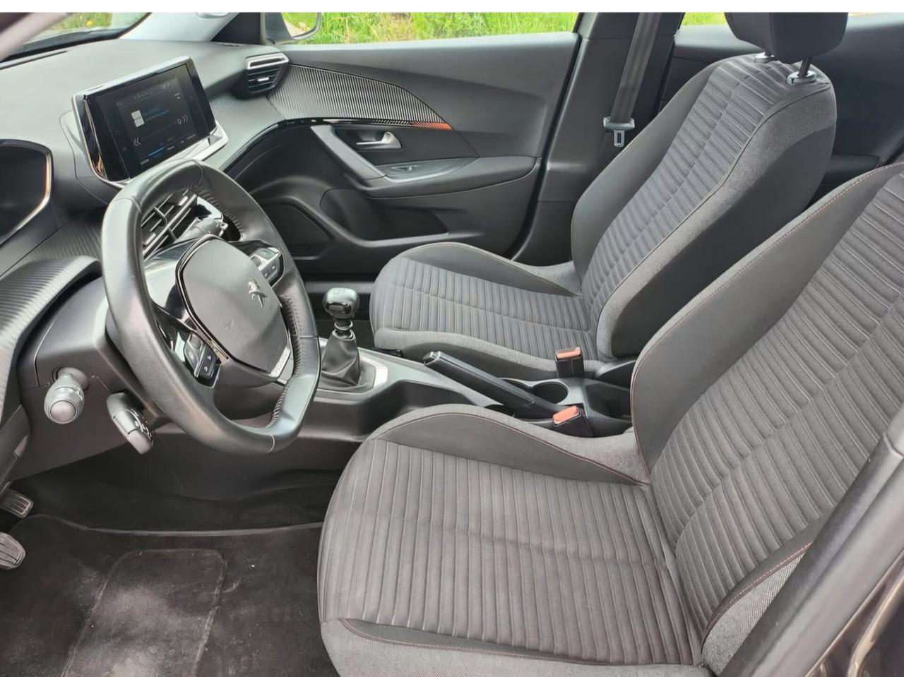 Peugeot 2008 PureTech 100 S&S Allure