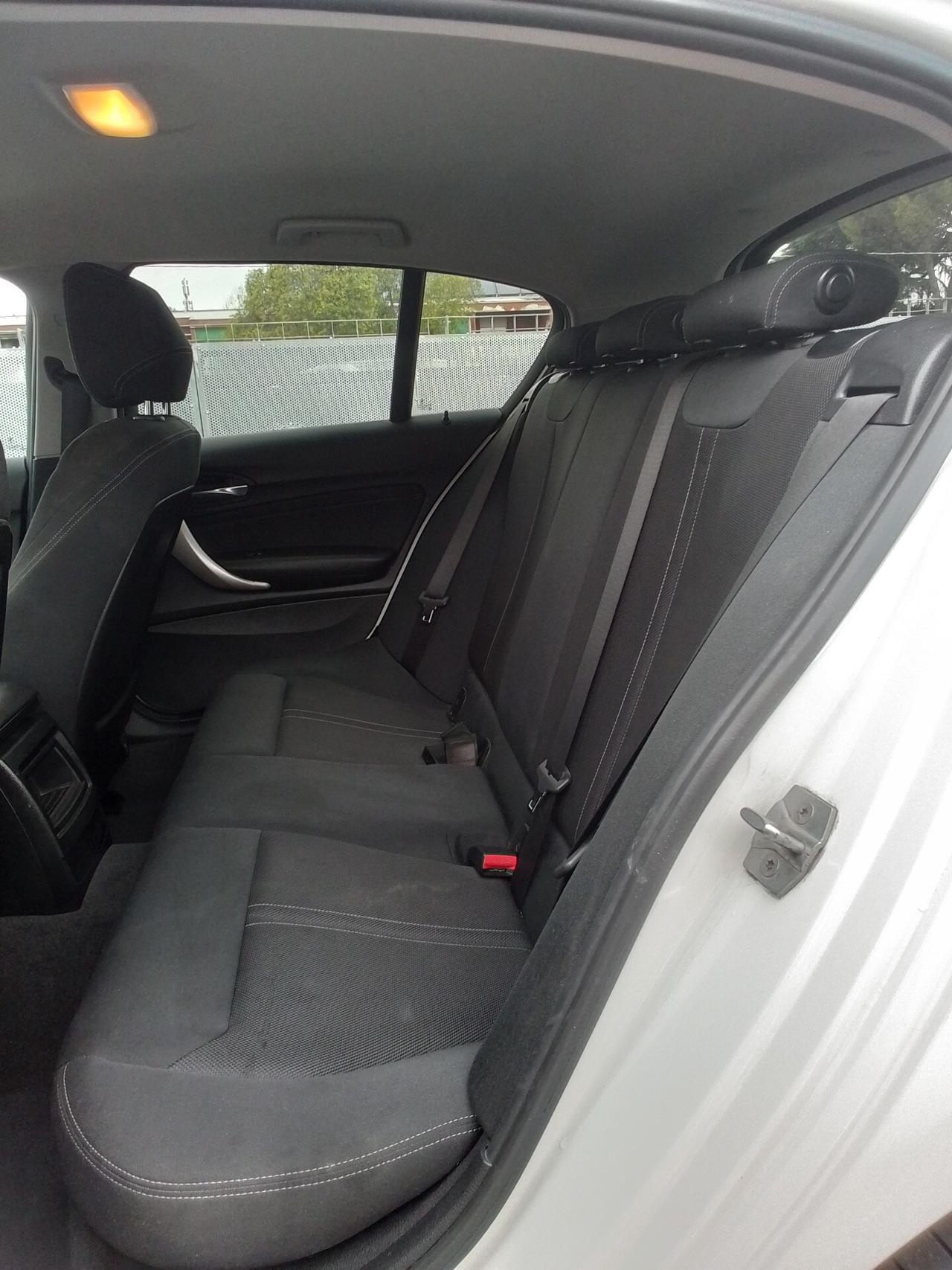 Bmw 118i 5p. Advantage