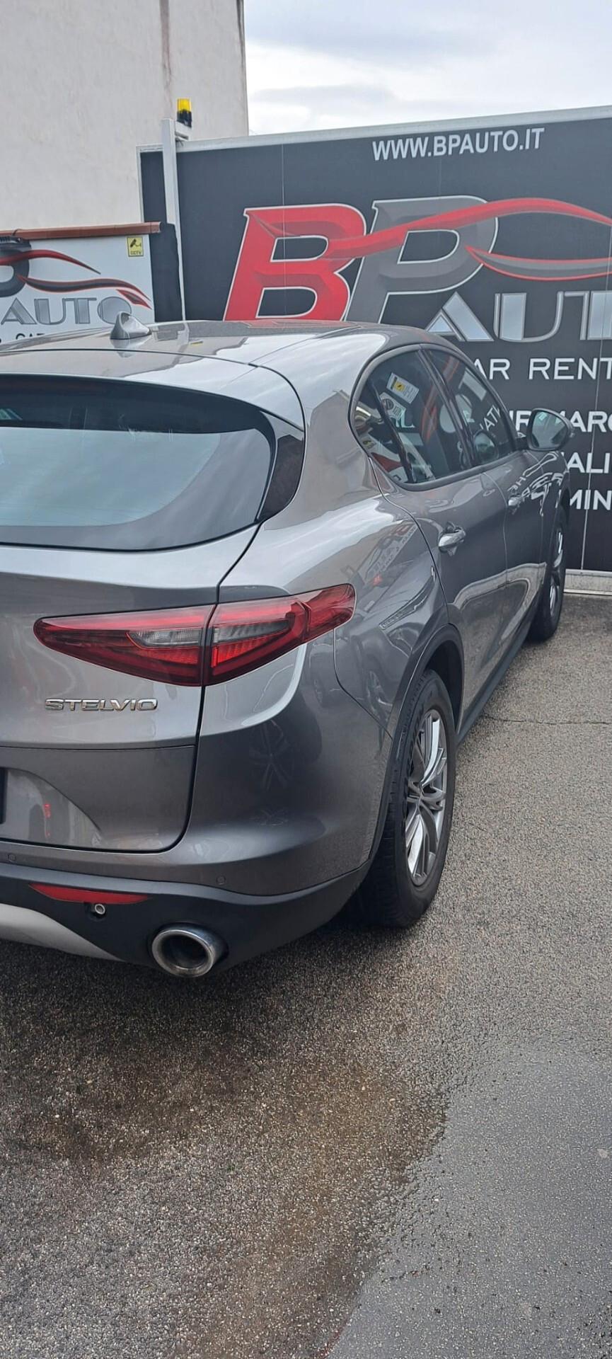 Alfa Romeo Stelvio 2.2 Turbodiesel 160 CV AT8 RWD Business