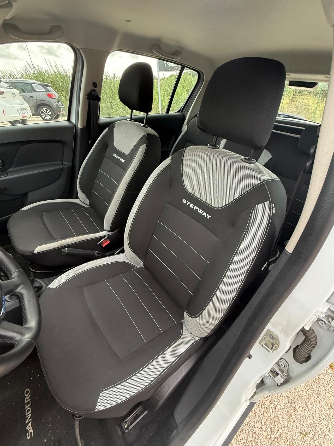 Dacia Sandero Stepway 1.0 TCe 100 CV ECO-G Comfort