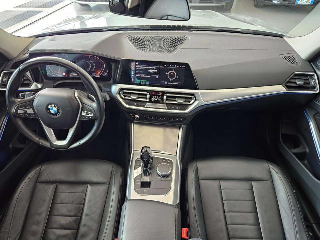 BMW 330 Berlina 330i Luxury CV 258 auto