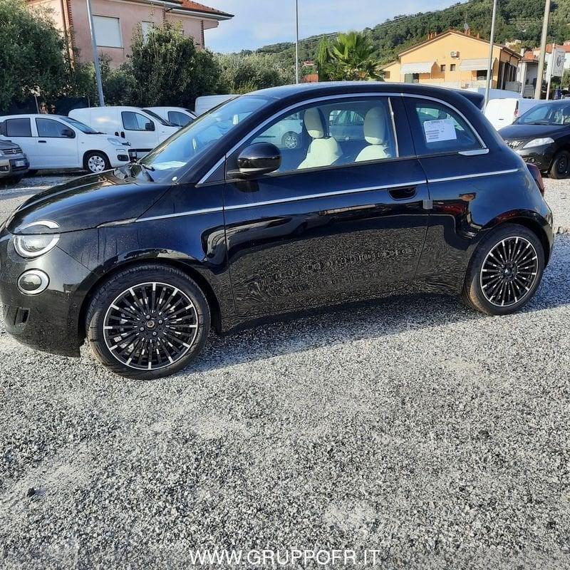FIAT 500 La Prima Berlina 320 42 kWh