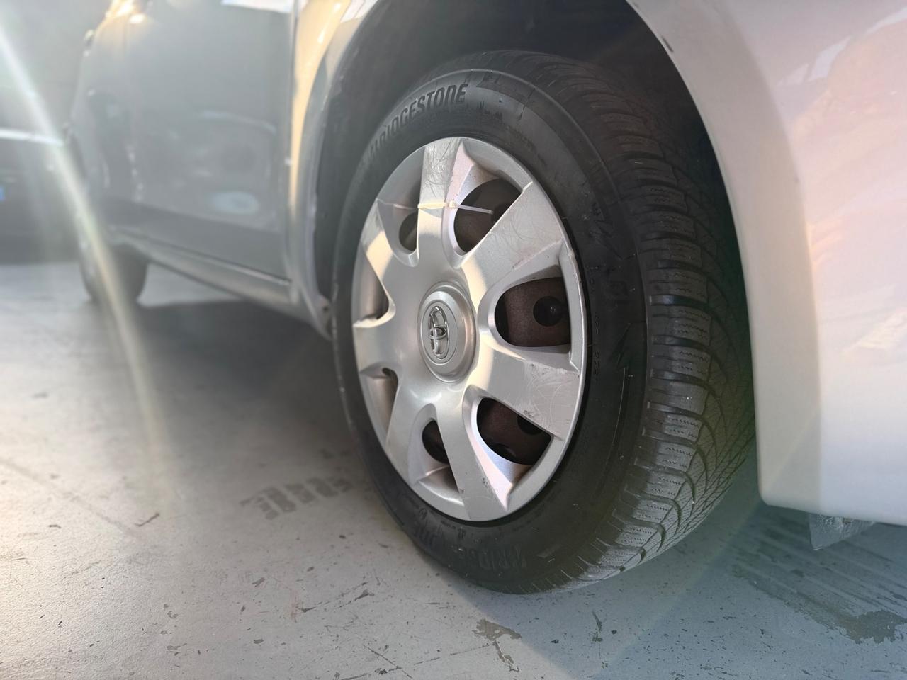 Toyota Yaris 1.0 5 porte Now NEOPATENTATI