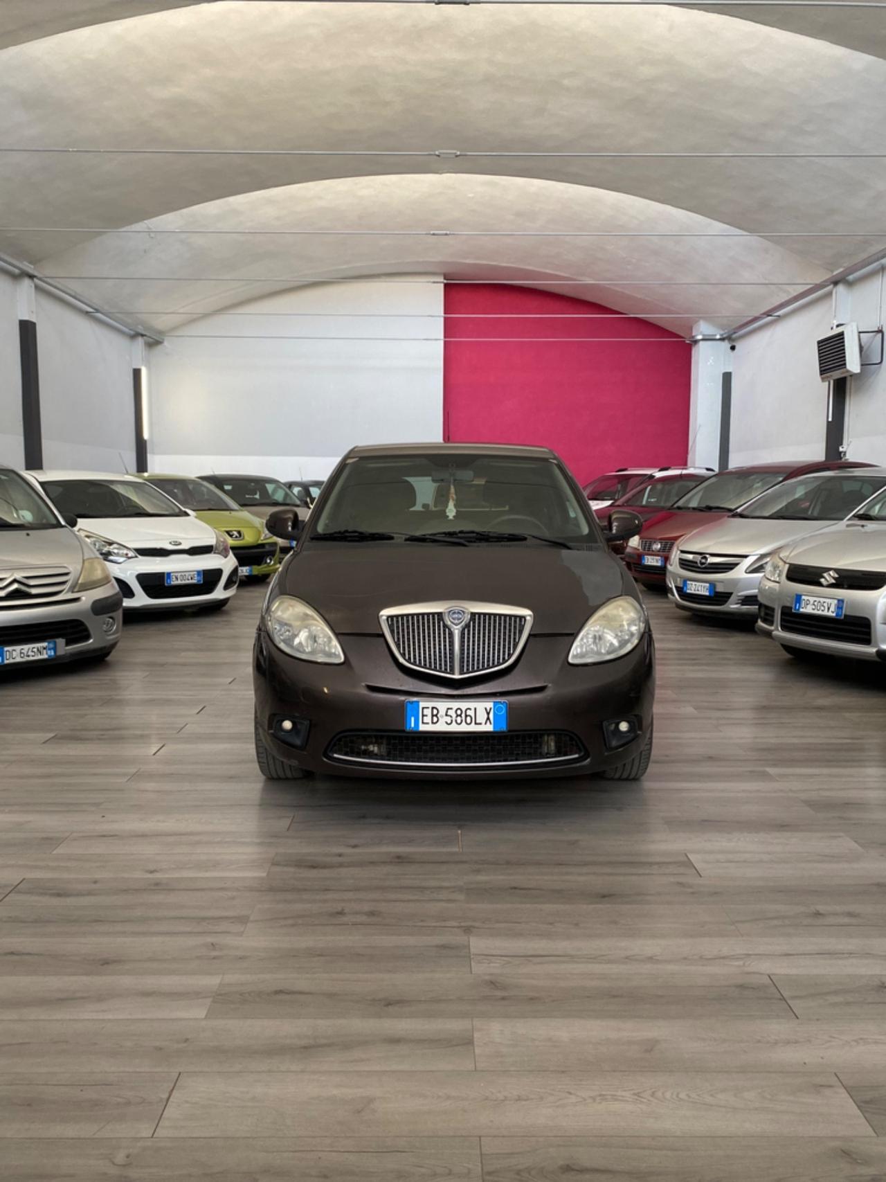 Lancia Ypsilon 1.2 Versus