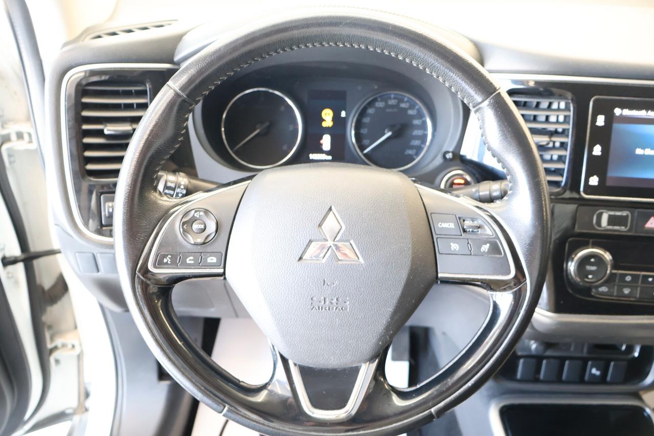 Mitsubishi Outlander 2.2 Instyle awd 7POSTI