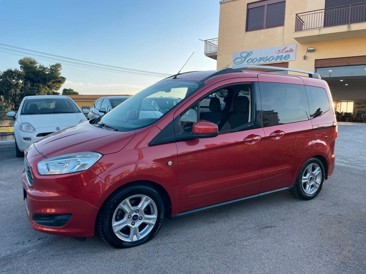 Ford Tourneo Courier 1.5 TDCI 75 CV Plus 5P 2015