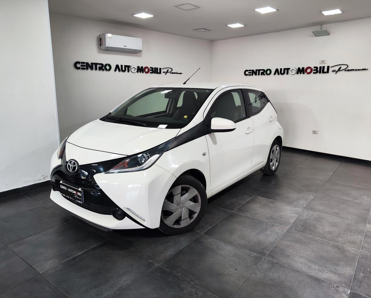Toyota Aygo 1.0 VVT-i 69 CV 5 porte x-wave