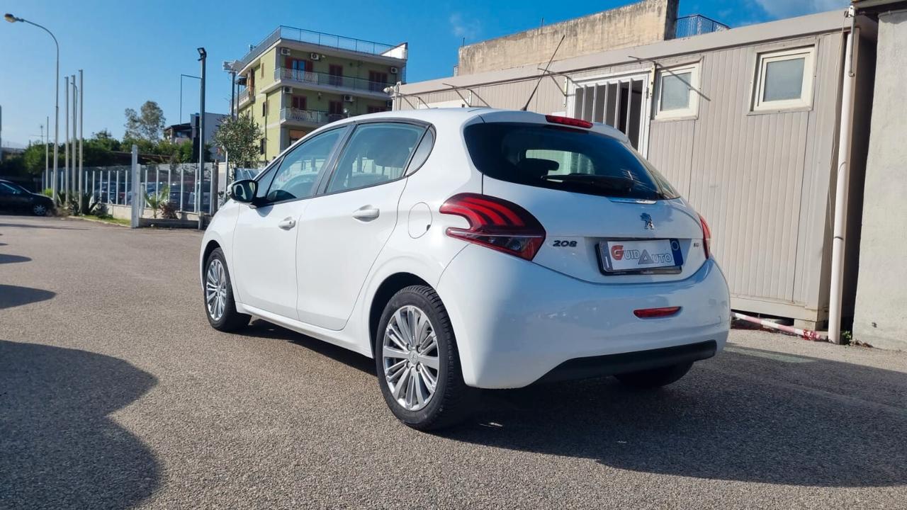 Peugeot 208 PureTech 82 5 porte Allure