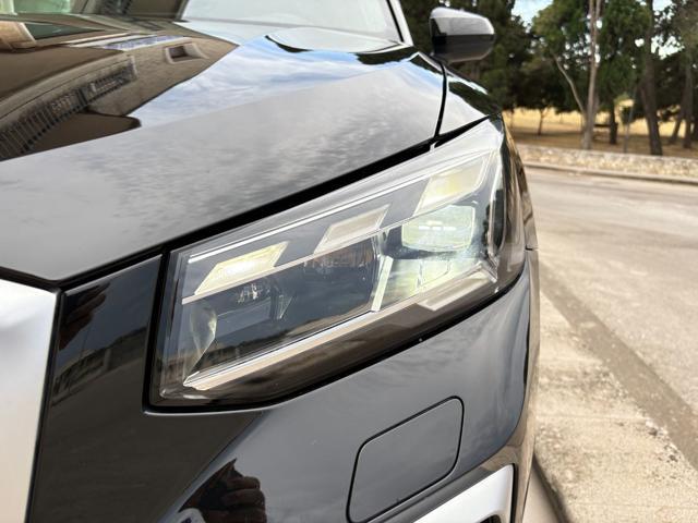 AUDI Q2 30 TDI S tronic Admired Advanced COCKPIT