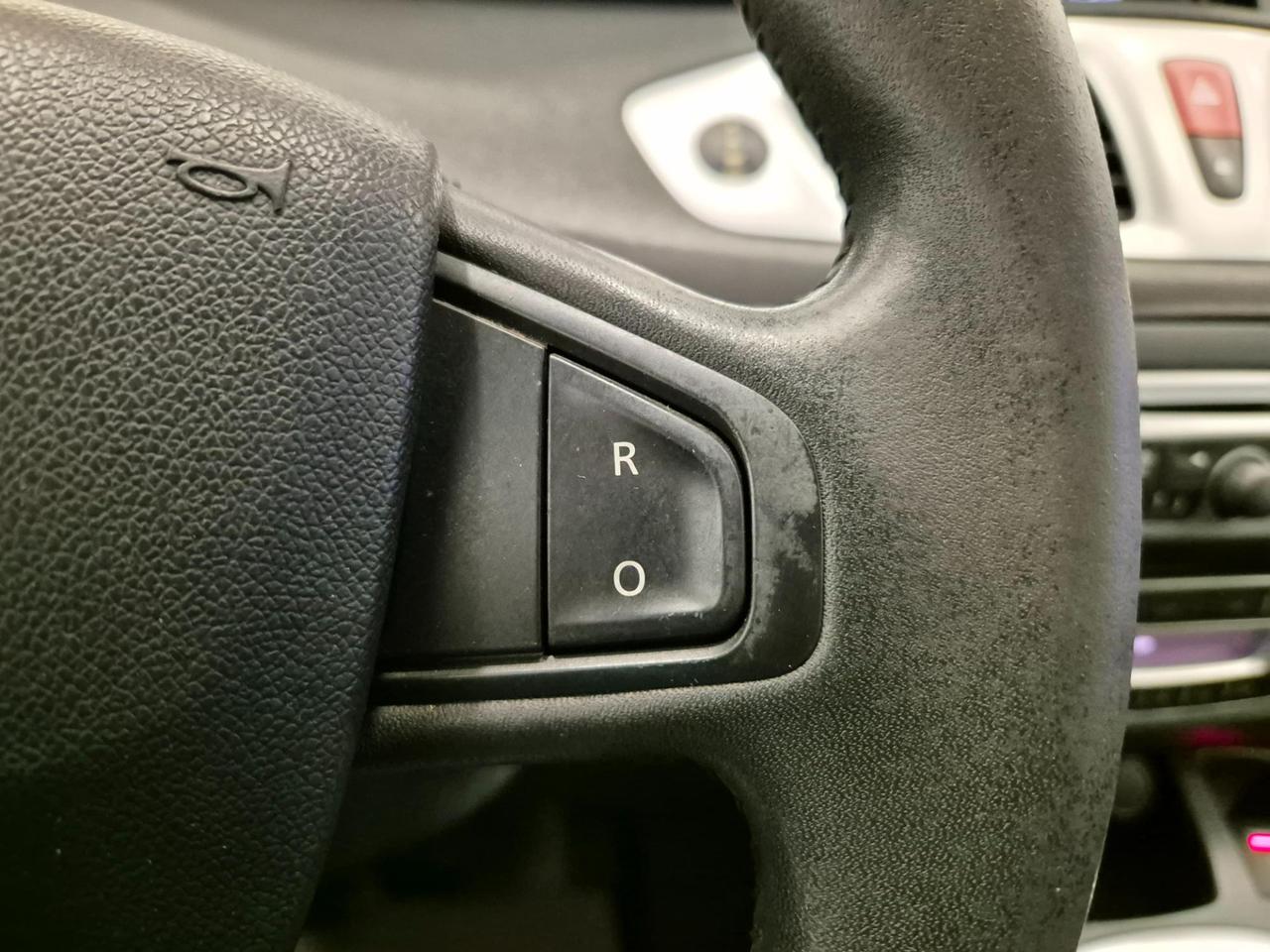 Renault Scenic 1.9 dci Dynamique TomTom 7 POSTI - NEOPATENTATI - Cam - Cruise/Lim