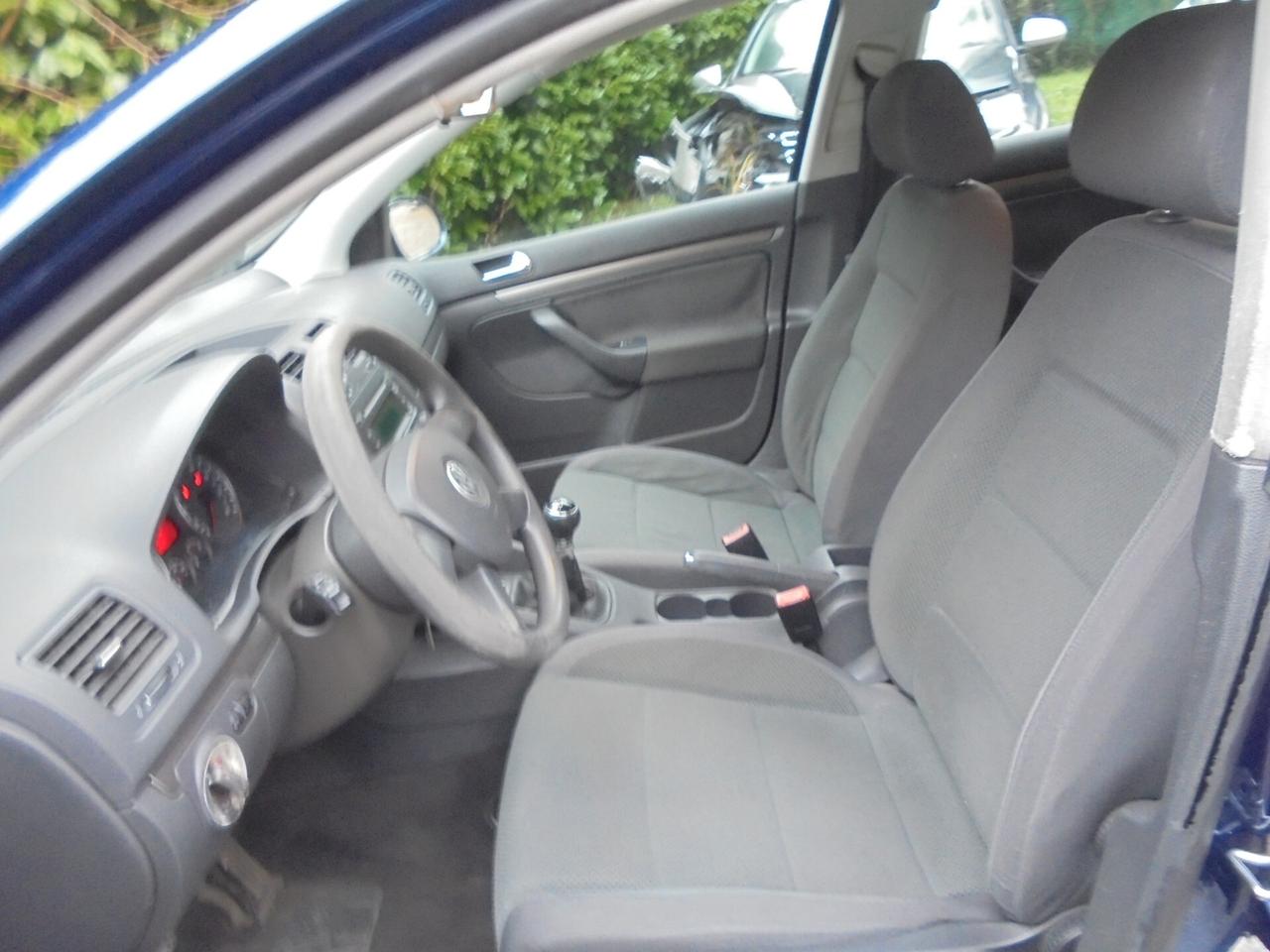 Volkswagen Golf 1.6 16V FSI 5p. Comfortline