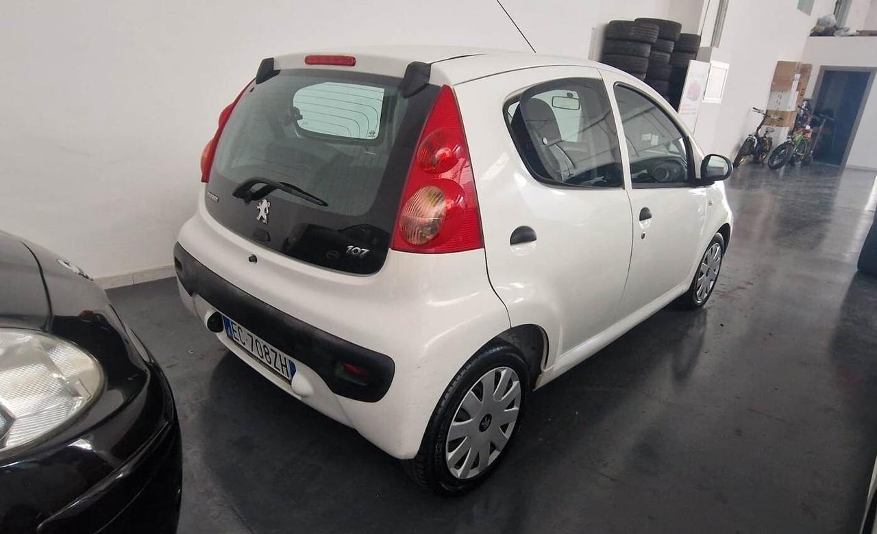 Peugeot 107 1.0 68CV 5p. Plaisir
