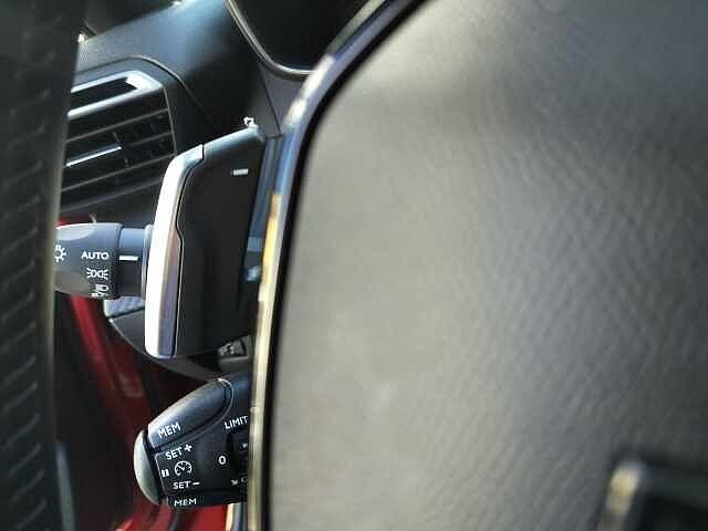 Peugeot 2008 PureTech 130 S&S EAT8 Allure
