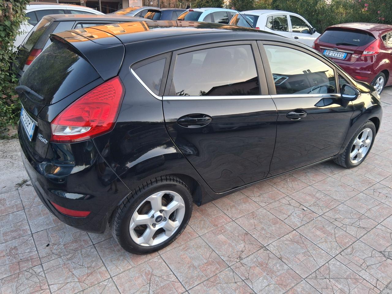 Ford Fiesta 1.4 TDCi 70CV 5 porte Titanium