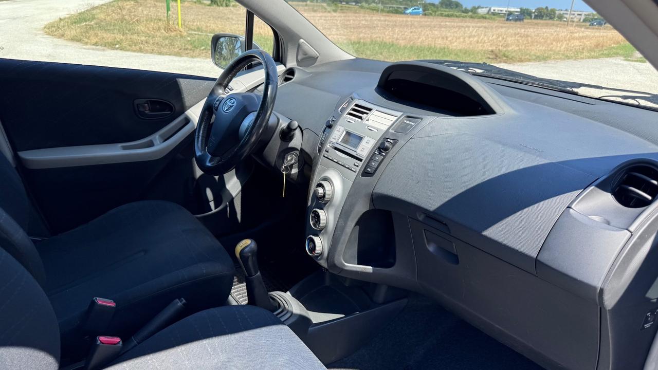 Toyota Yaris 1.0 5 porte Sol