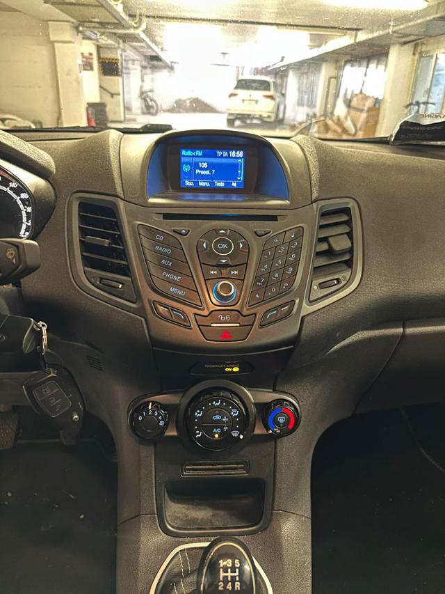 FORD Fiesta 1.4 5 porte Bz.- GPL Black & White Edition