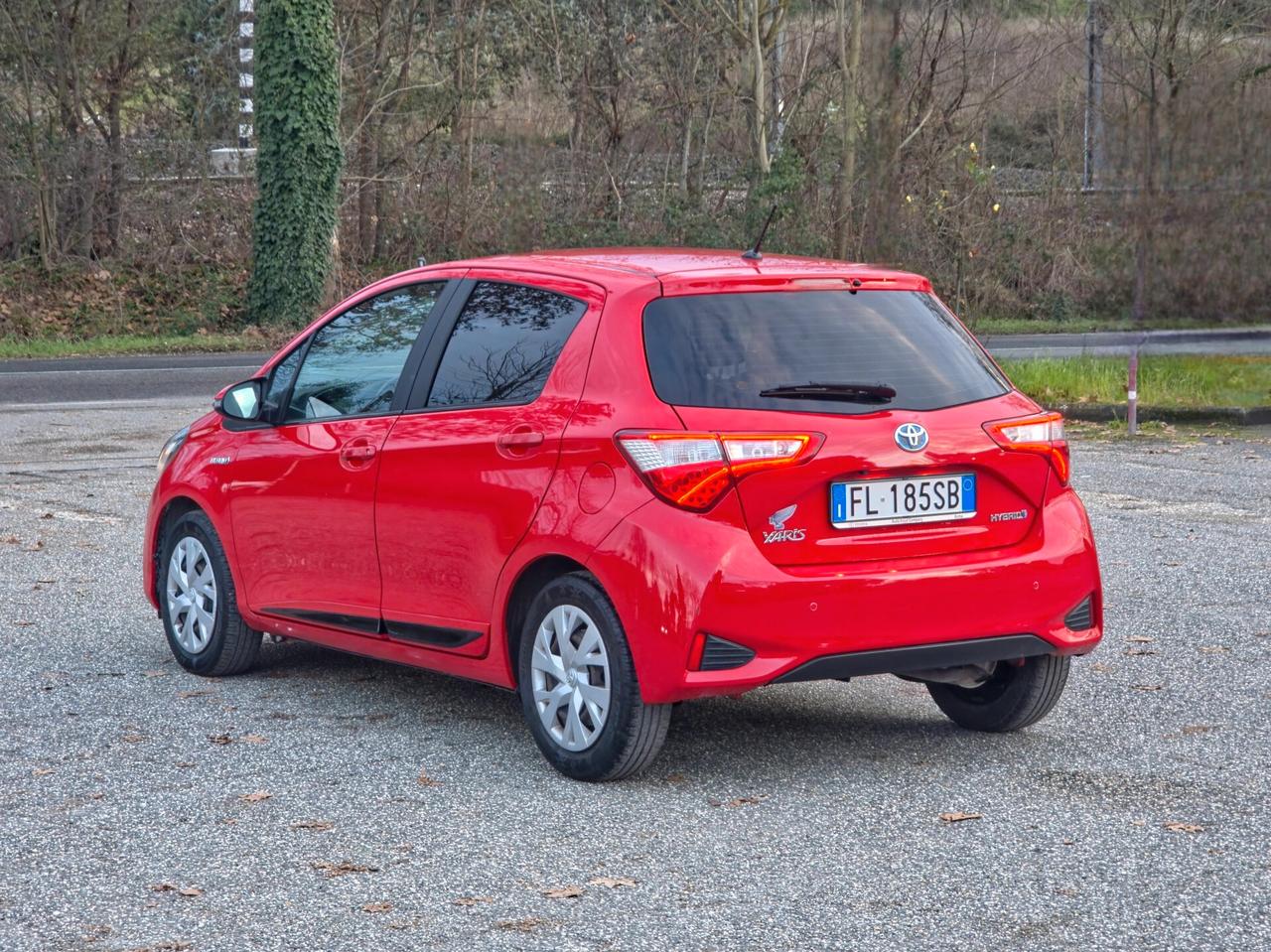 Toyota Yaris 1.5 Hybrid 5 porte Business 2017-E6B Automatico