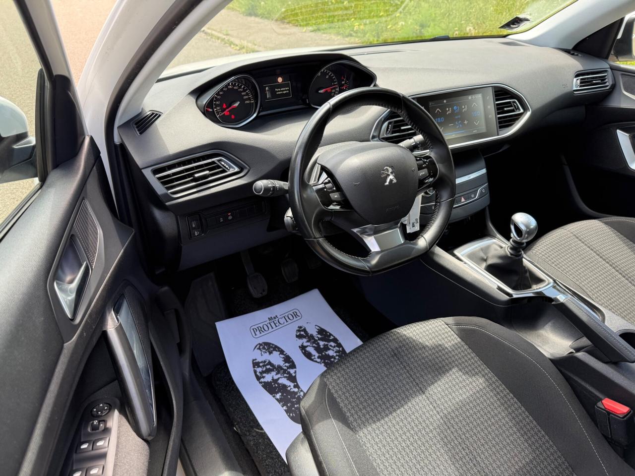 Peugeot 308 BlueHDi 130 S&S Business