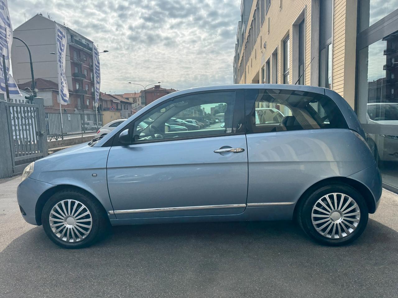 Lancia Ypsilon 1.3 MJT 75 CV Argento NEOPATENTATI