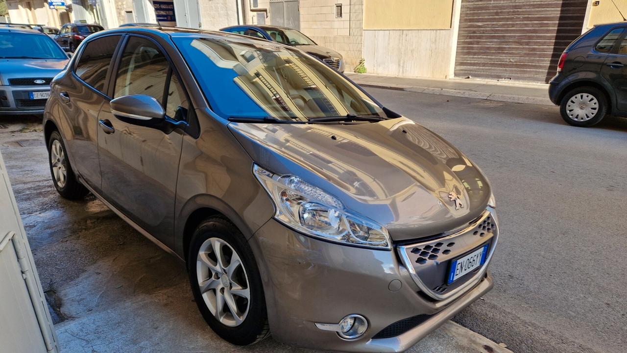 Peugeot 208 1.4 e-HDi 68 CV Stop&Start robotizzato 5 porte Van Pack