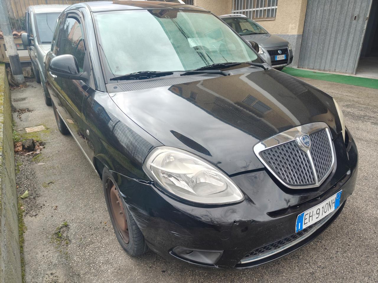 Lancia Ypsilon 1.3 MJT 75 CV Diva