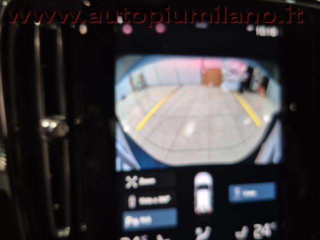 VOLVO XC40 B4 AWD Geartronic R-design