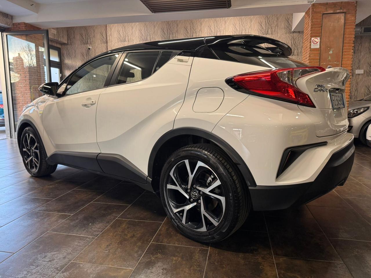 Toyota C-HR 1.8 Hybrid E-CVT Active