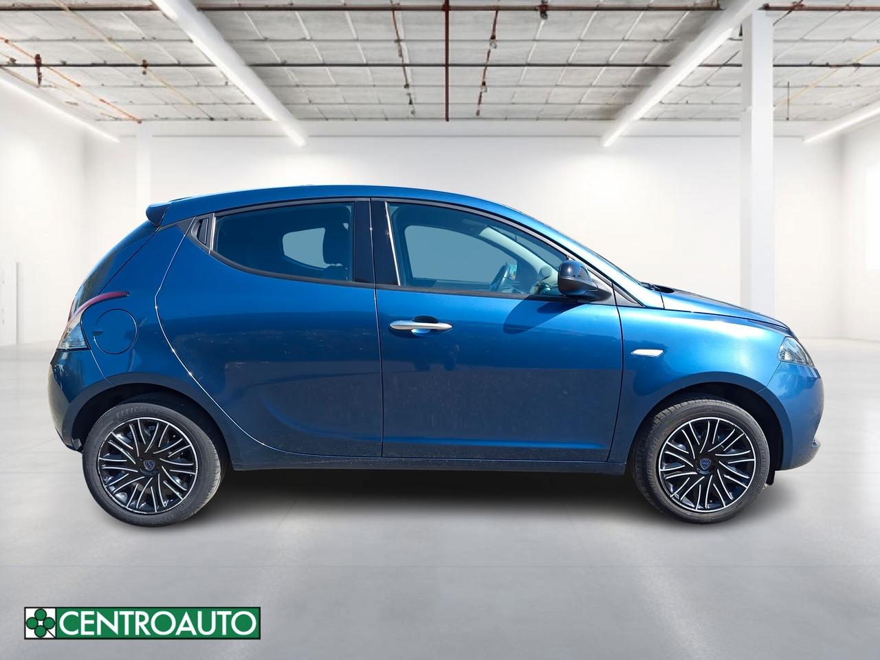 Lancia Ypsilon 1.0 FireFly 5 porte S&S Hybrid Gold