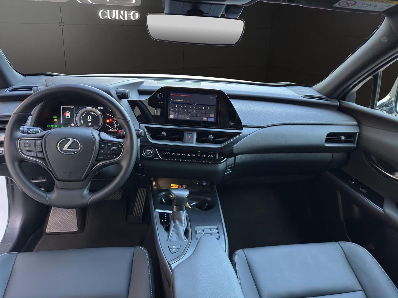 Lexus UX 250h 2.0 Design 2wd cvt