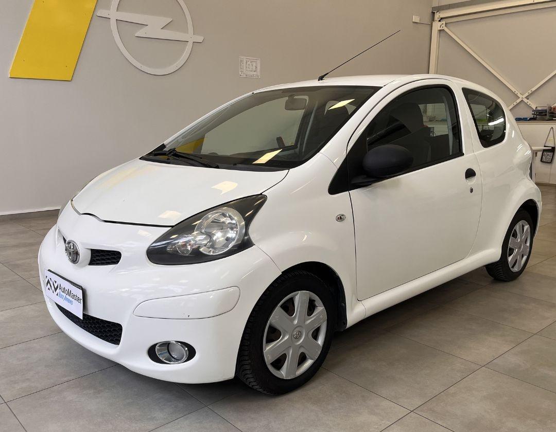 TOYOTA Aygo 1ª serie - Aygo 1.0 12V VVT-i 3 porte Now Connect