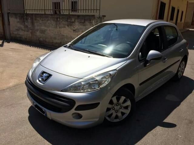 Peugeot 207 1.4 HDi 70CV 5p. X Line