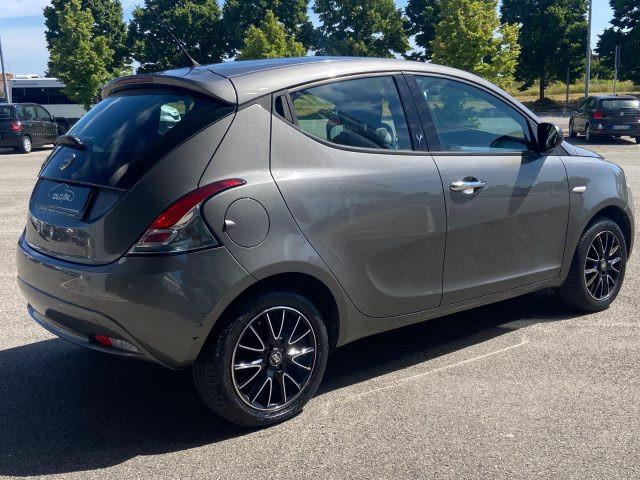 LANCIA Ypsilon 1.2 69 CV 5P. Silver
