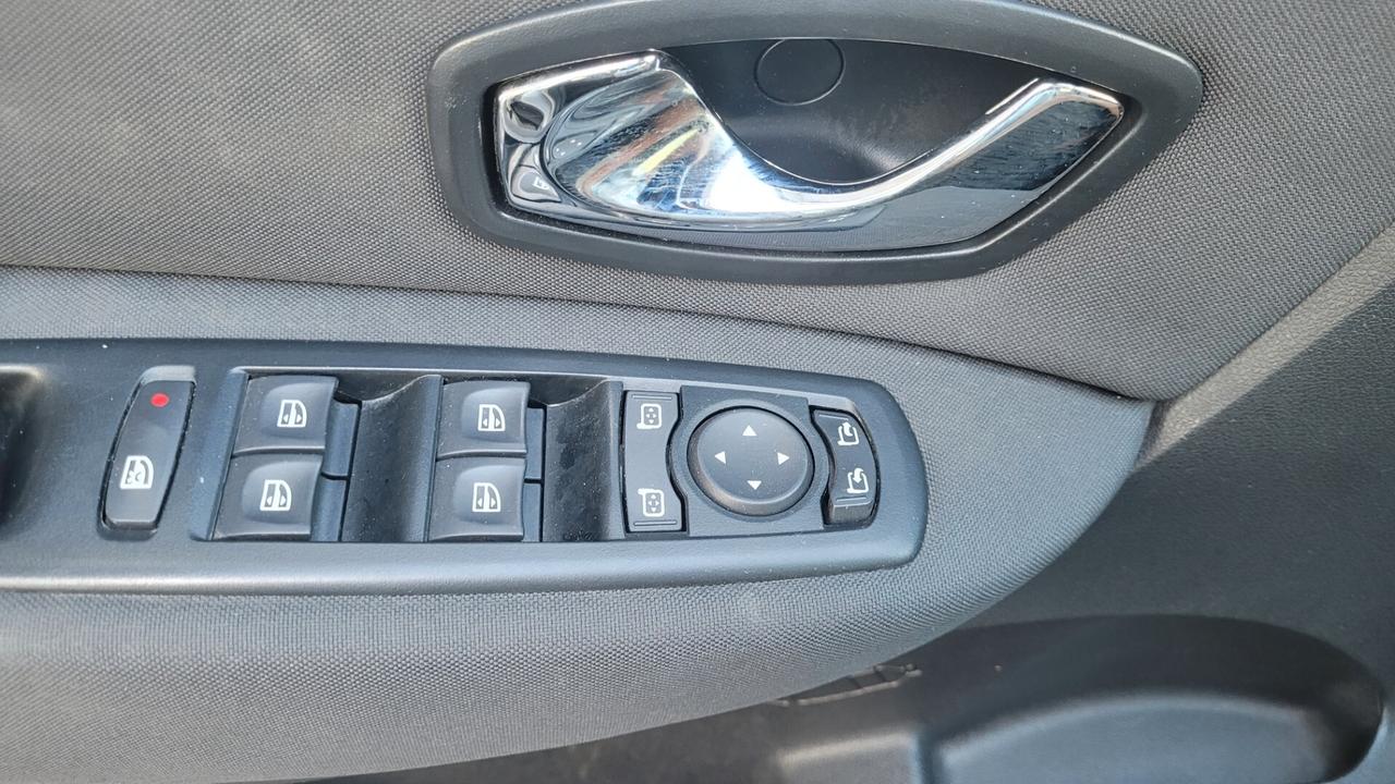 Renault Scenic XMOD 1.5 DIESEL ..
