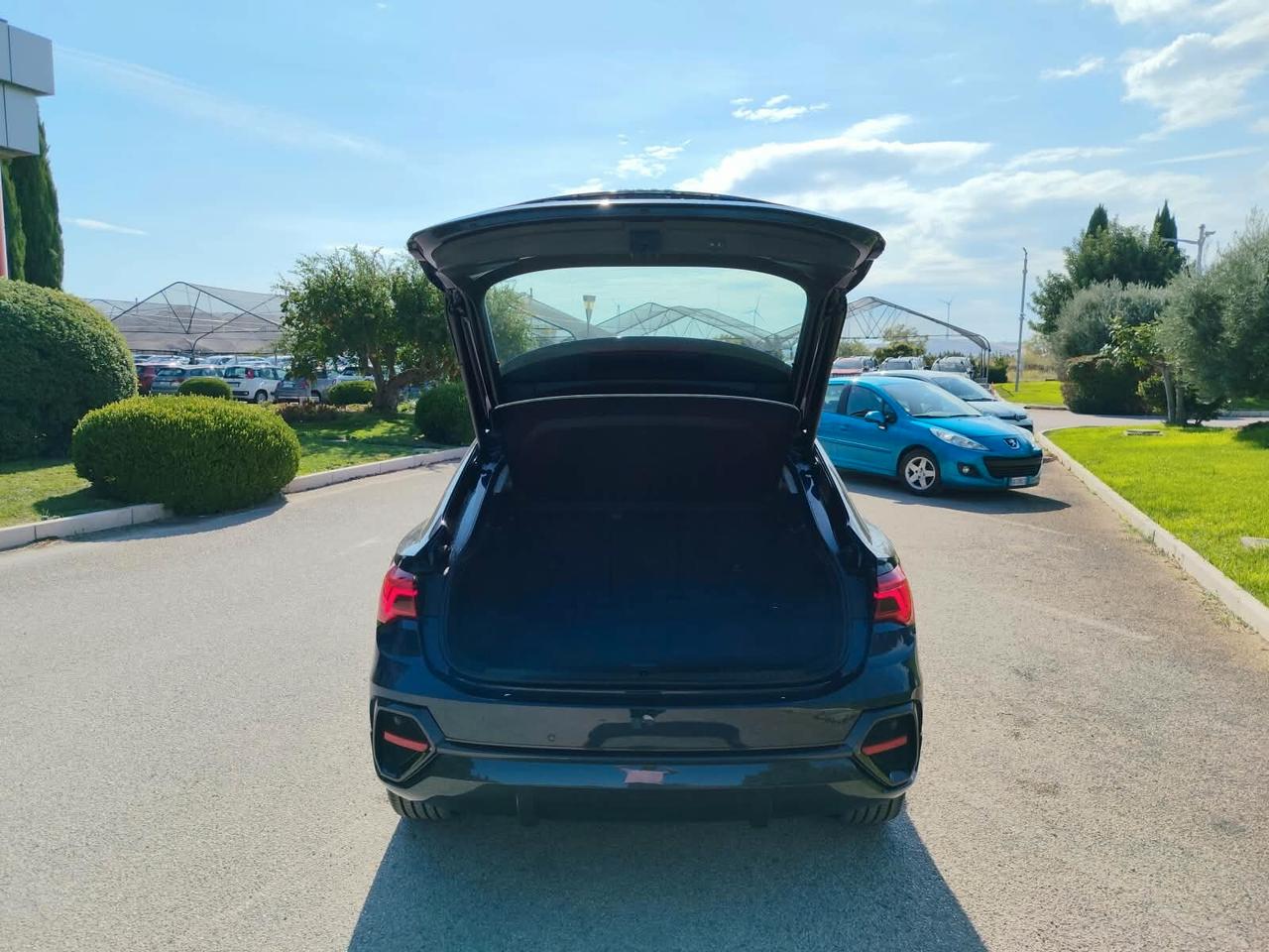 Audi Q3 35 TDI quattro Business Advanced