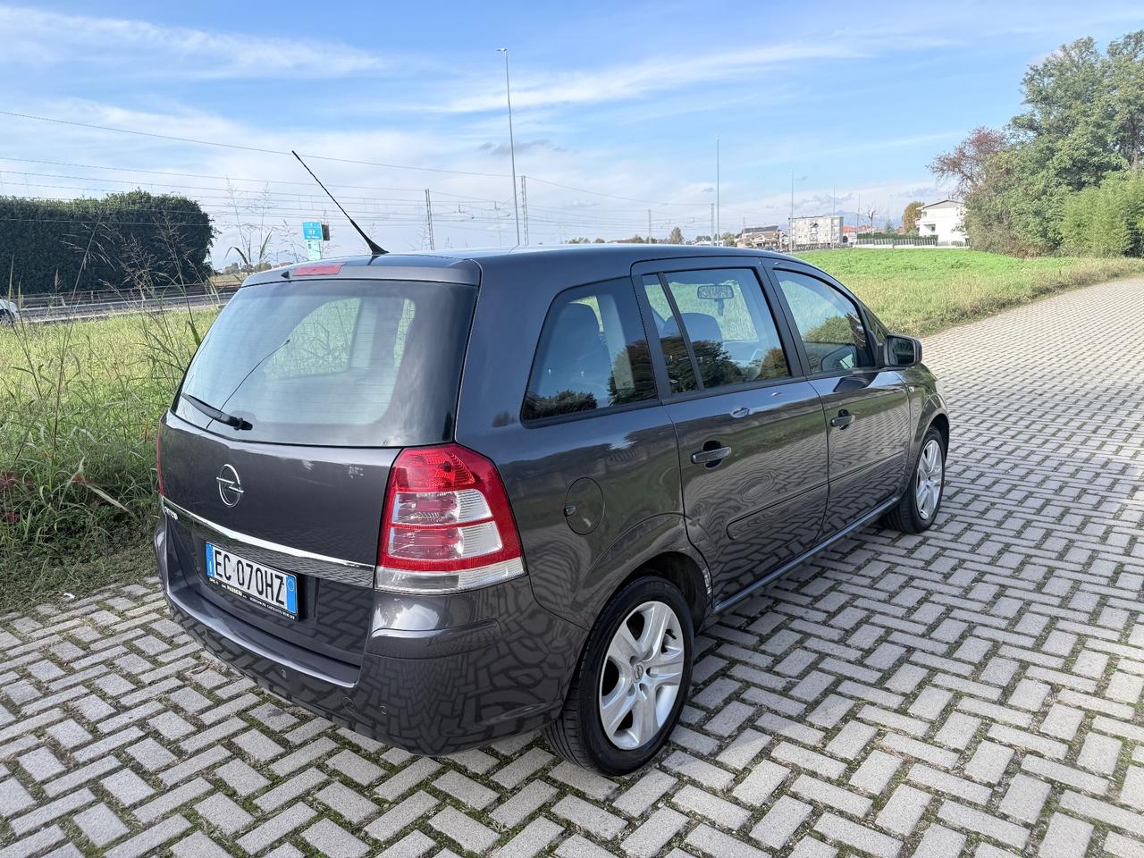 Opel Zafira 1.6 16V VVT Cosmo