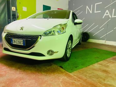 Peugeot 208 1.4 HDi 68 CV 3 porte Allure
