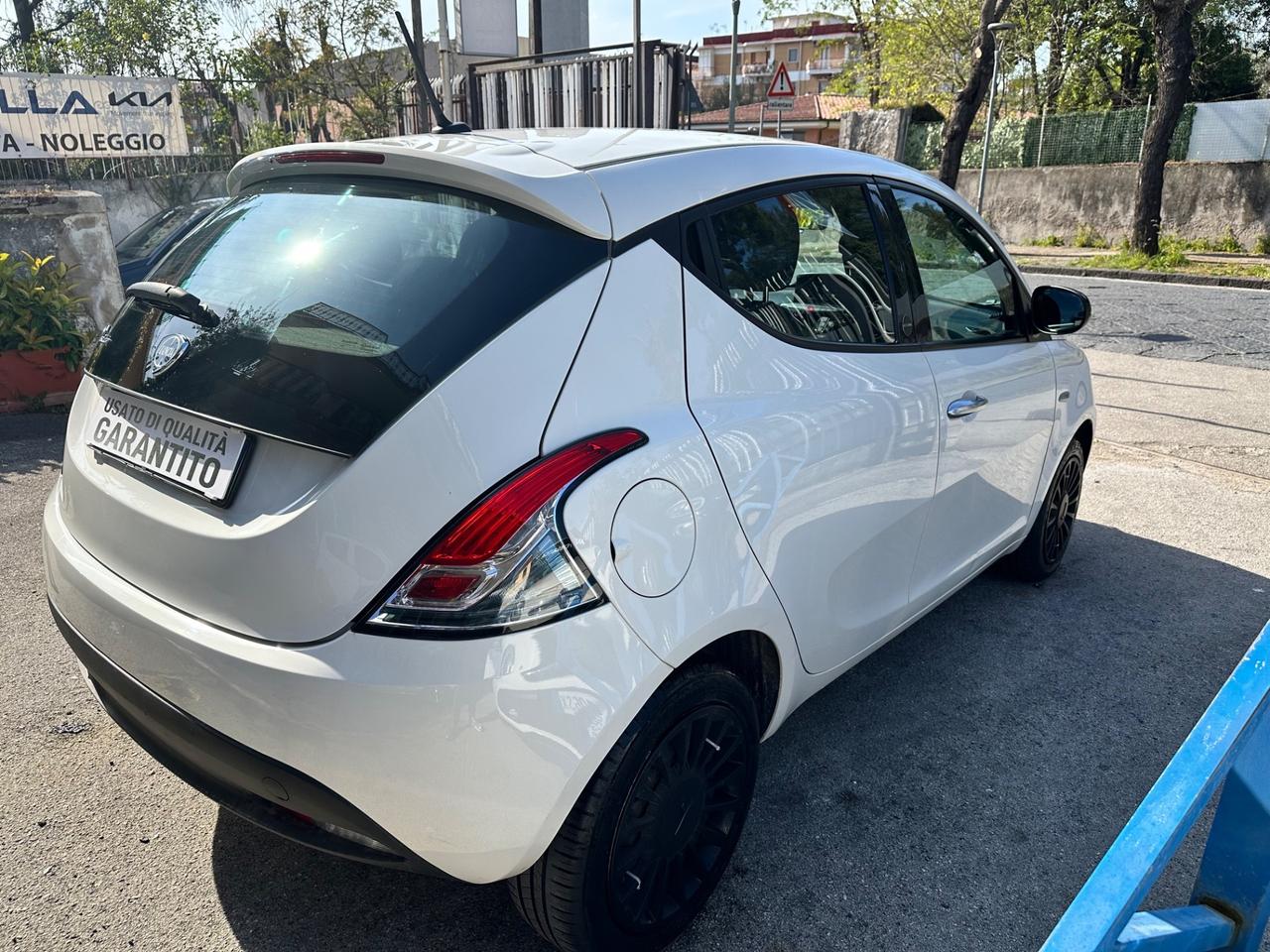 Lancia Ypsilon 1.2 69 CV 5 porte GPL Ecochic Elefantino Blu