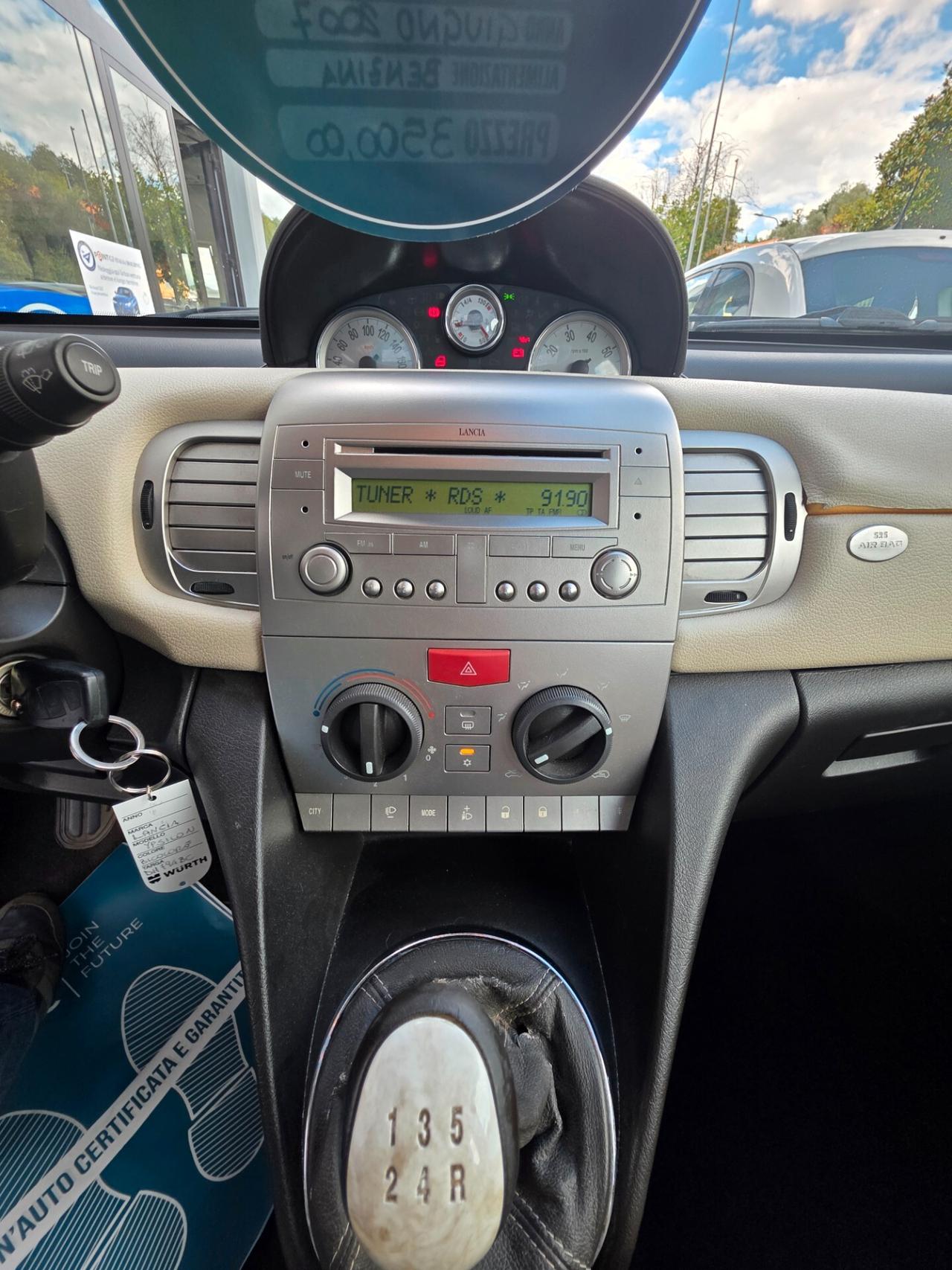 Lancia Ypsilon 1.4 Platino