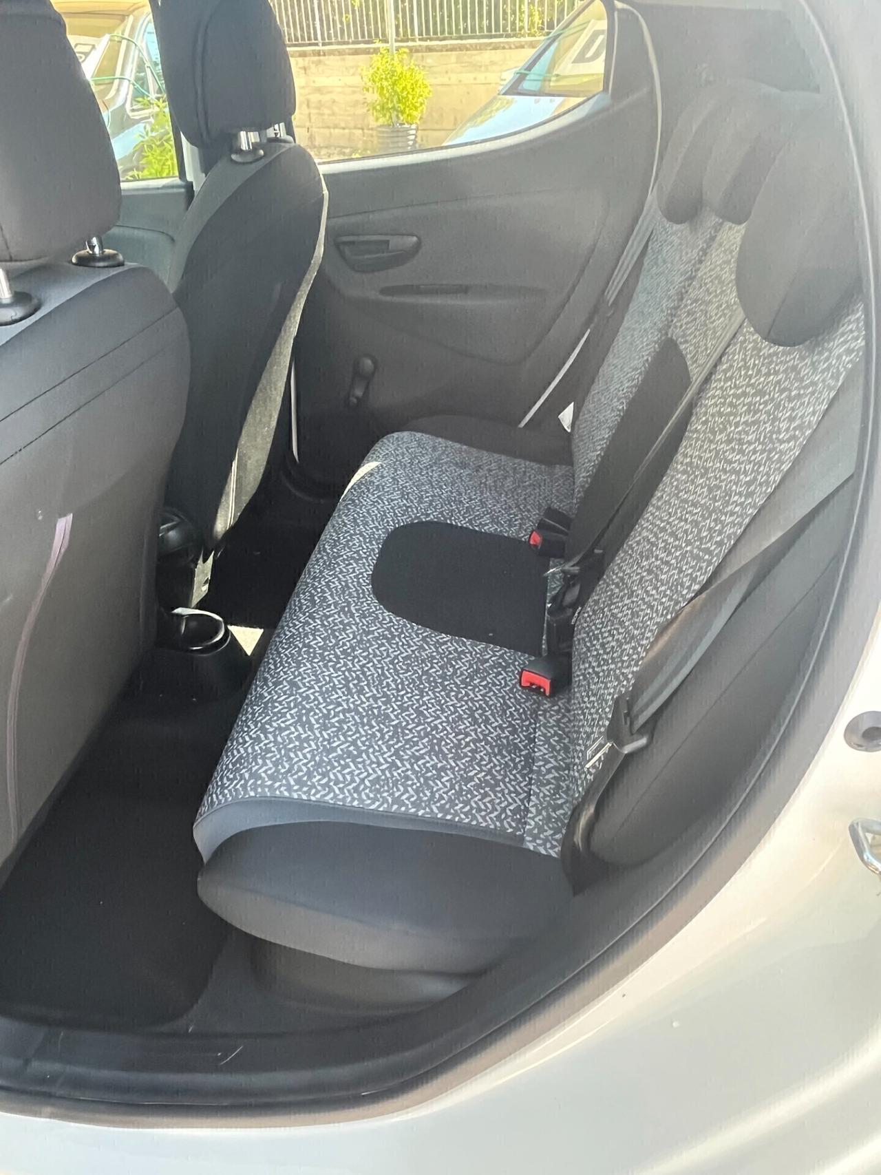 Lancia Ypsilon 1.0 IBRIDA/BENZINA 12348 KM CERTIFICATI UNICO POROPRIETARIO