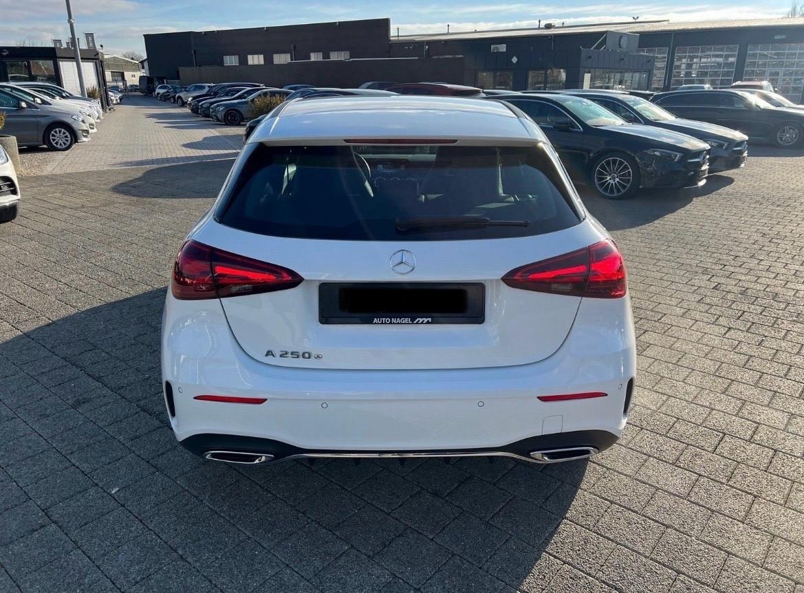 Mercedes-Benz A 250 e AMG Line