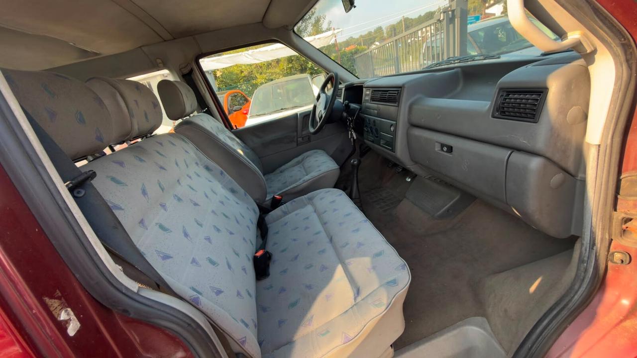 Volkswagen Transporter 1.9 TD cat Caravelle