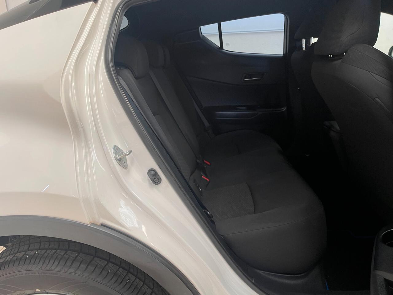 Toyota C-HR Active 1.2 2wd-Ok Neopatentati-LEGGI SOTTO