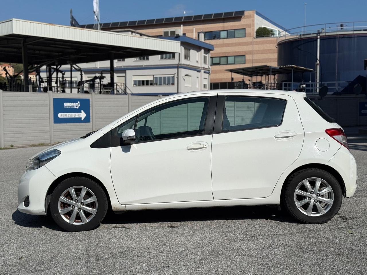Toyota Yaris 1.0 benzina 69 cv 5 porte