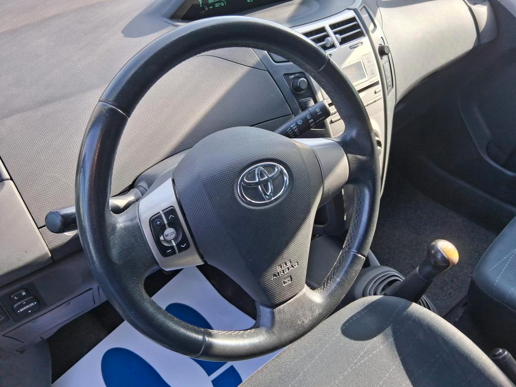 Toyota Yaris 1.0 BENZINA IDONEA NEOPATENTATI, UNICO PROPRIETARIO