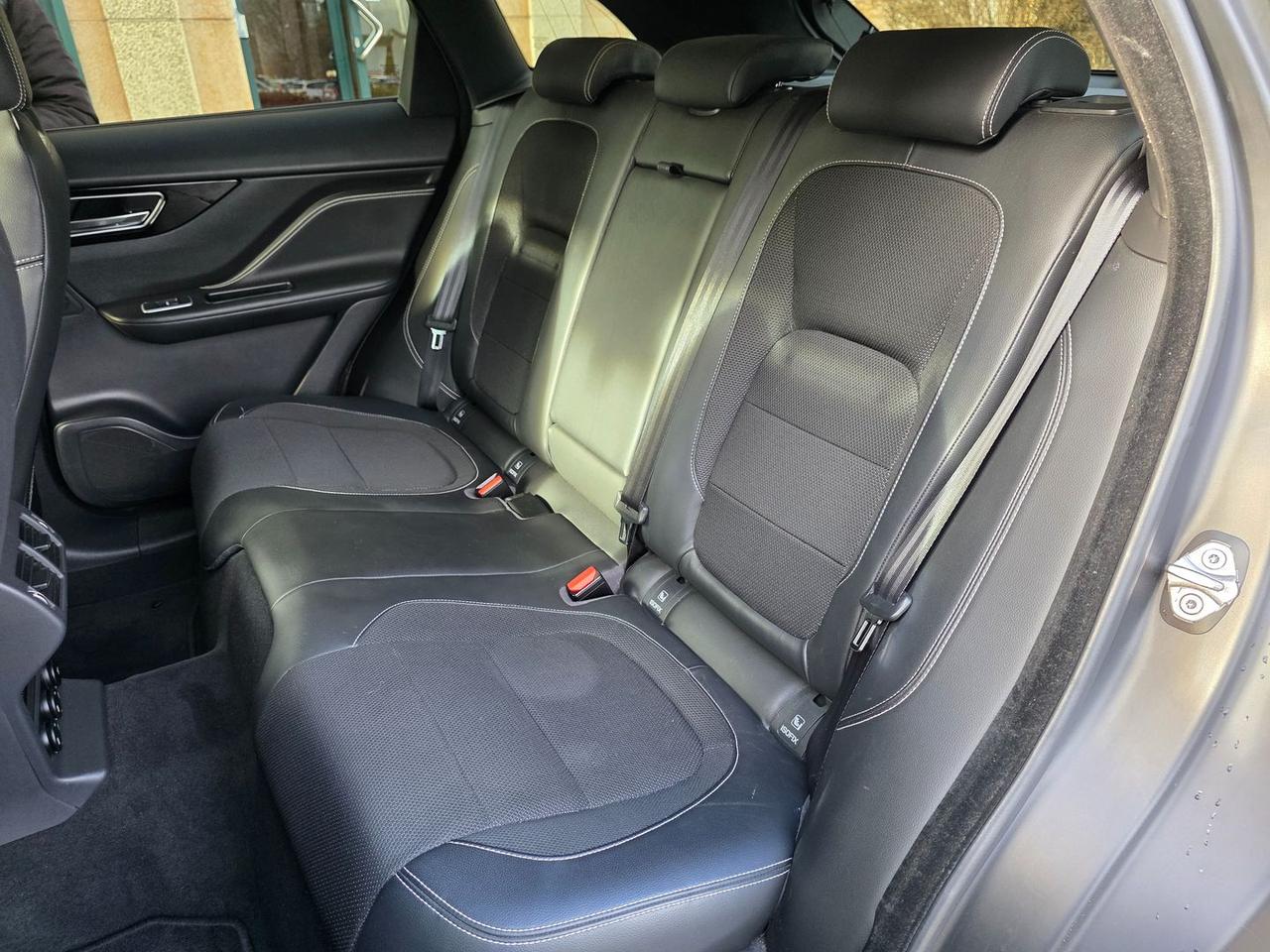 Jaguar F-Pace 2.0 20d Turbo R- #8356