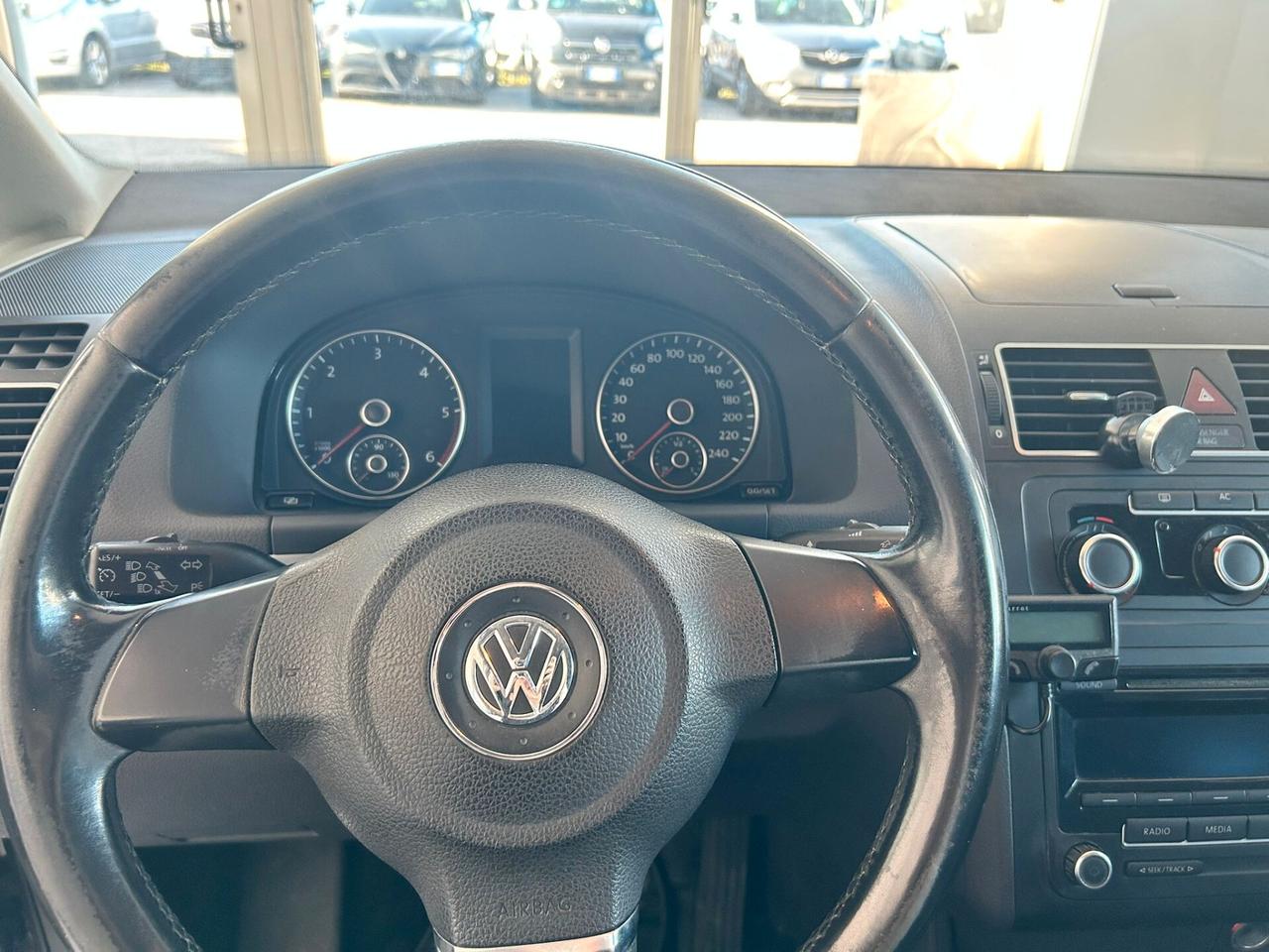 Volkswagen Touran 1.6 tdi X NEOPATENTATI 2012